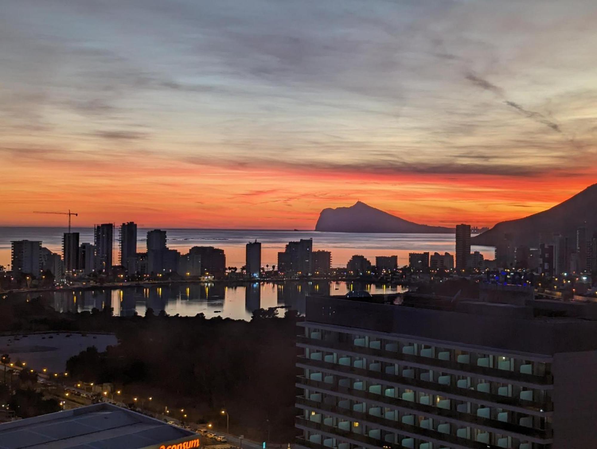 100 M From Fossa Beach In Calpe Bagian luar foto
